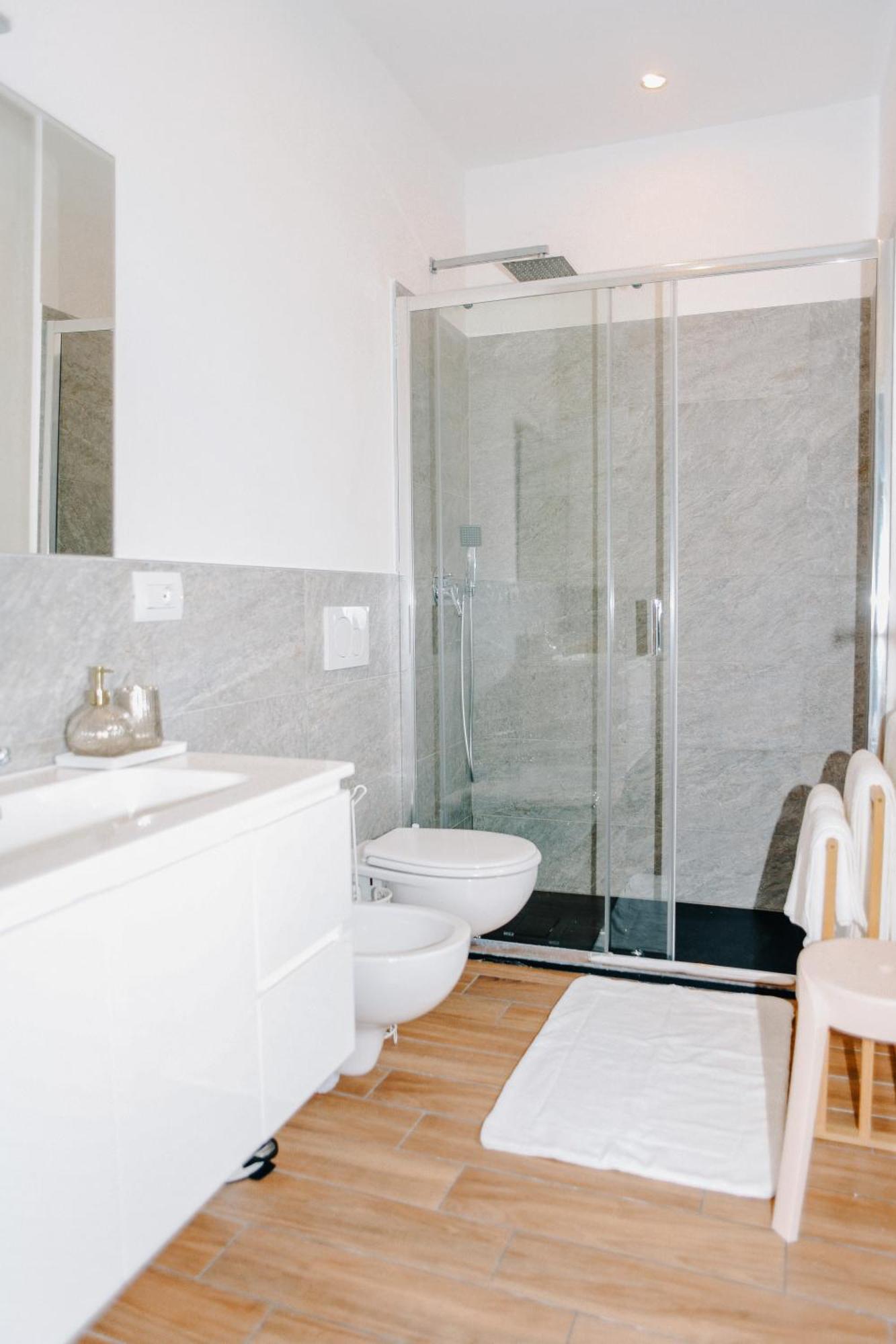 Lora Rose Suite ,Free Parking, Self Check In,2 Como Zewnętrze zdjęcie